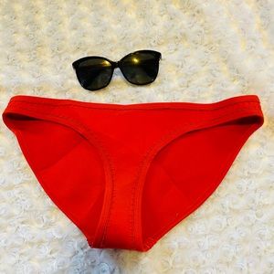 Triangl bikini bottom size large